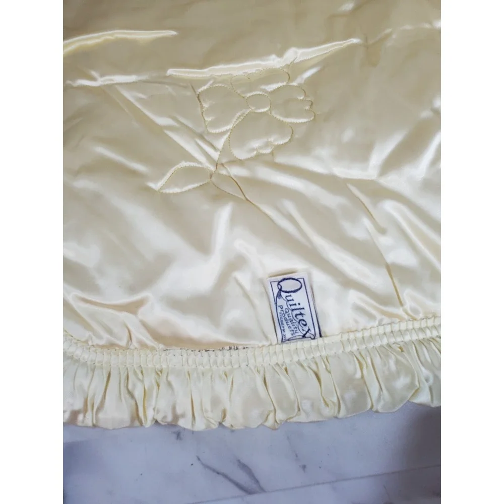 Vintage Quiltex Baby Quilt Blanket Lamb‎ Flowers Silky Yellow 34